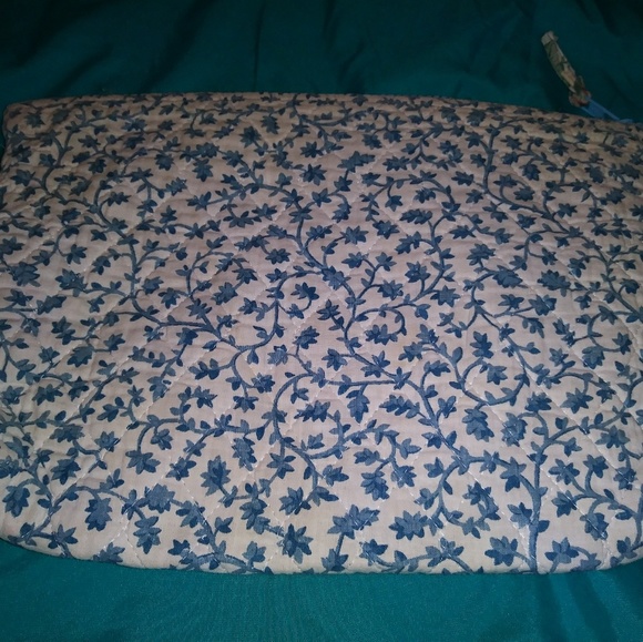 Vera Bradley LG cosmetic in blue delft - Picture 4 of 4